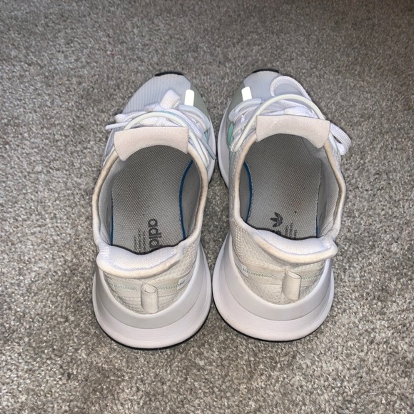 Adidas - Picture 2 of 4